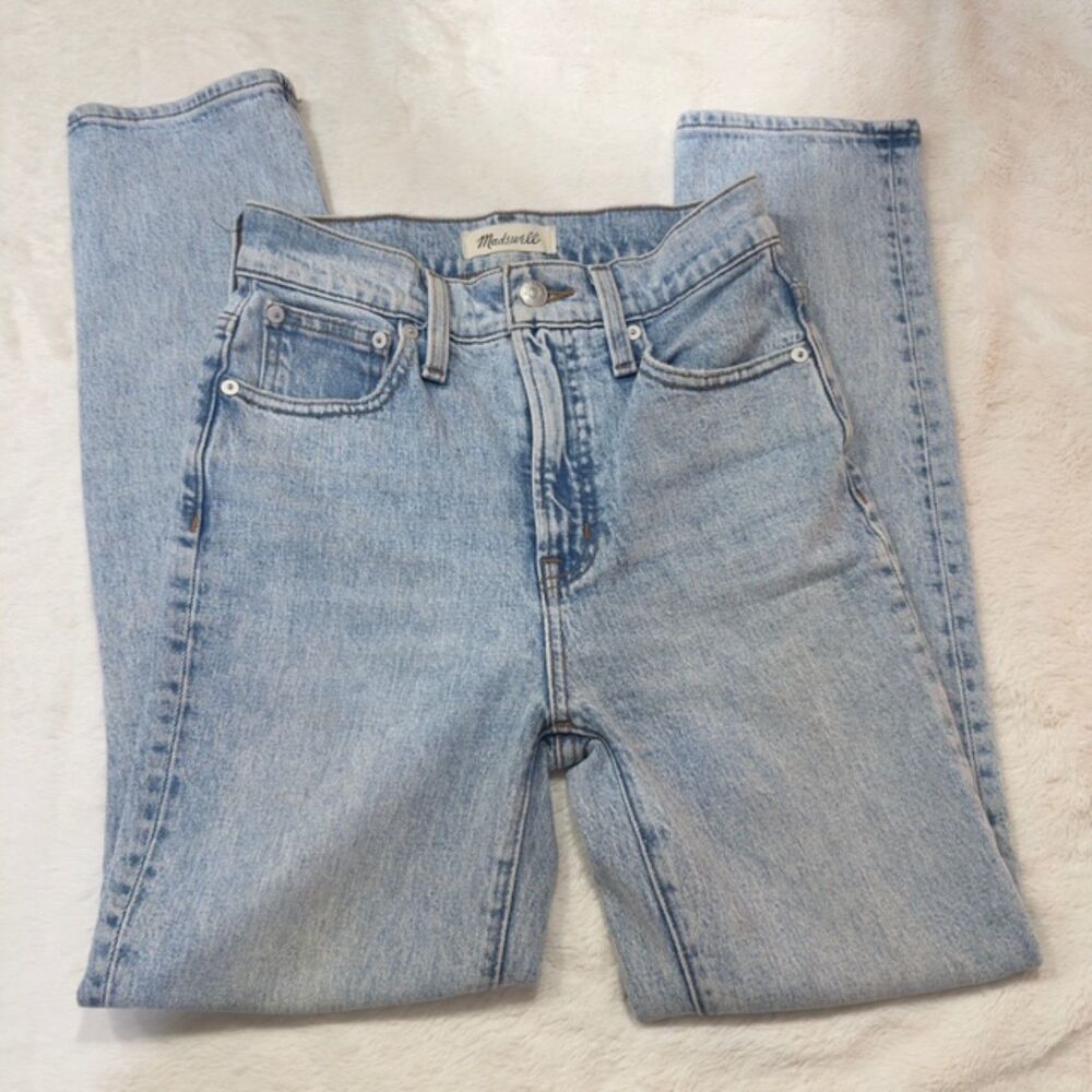 Madewell Light Wash Distressed Jeans 23 | Ripped Knee 90s Straight Leg Denim